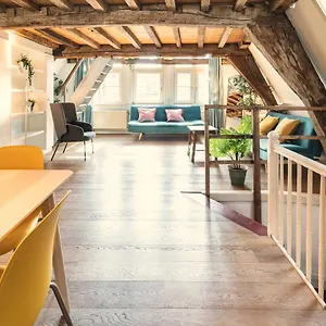  Appartement The Charming Hendrik Square